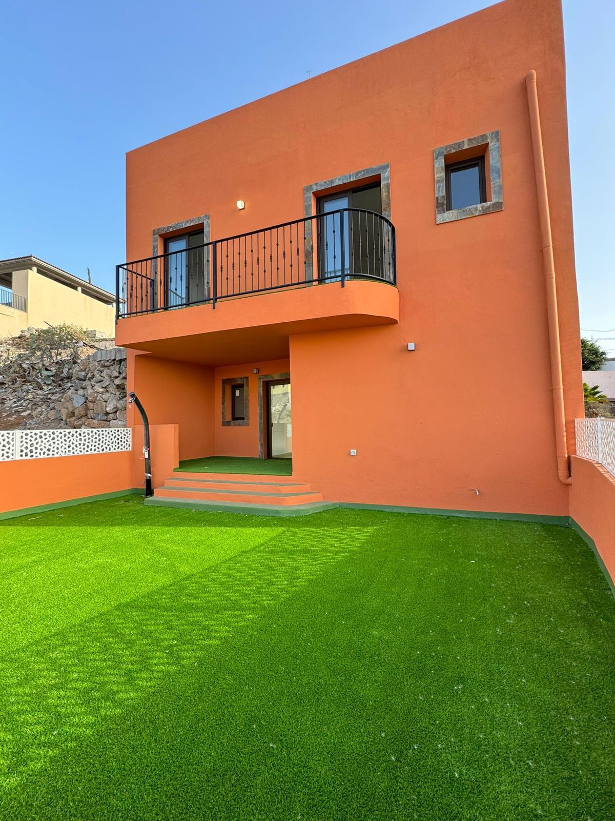 Duplex for sale on San Antonio Street, Tijoco, Adeje